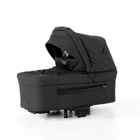 Paketti - Emmaljunga NXT90F Black 3.0 MY23 Yhdistelmävaunut, Lounge Black, Flat Istuimella 1 Paketti - Emmaljunga NXT90F Black 3.0 MY23 Yhdistelmävaunut, Lounge Black, Flat Istuimella